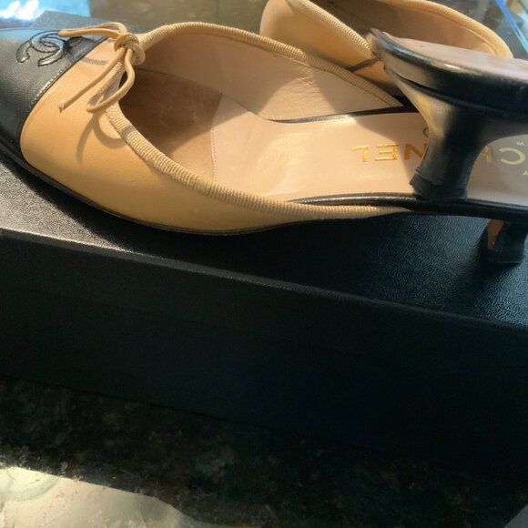 Chanel Black Leather Beige CC Logo Tap Mules Kitten Heels - Picture 3 of 7